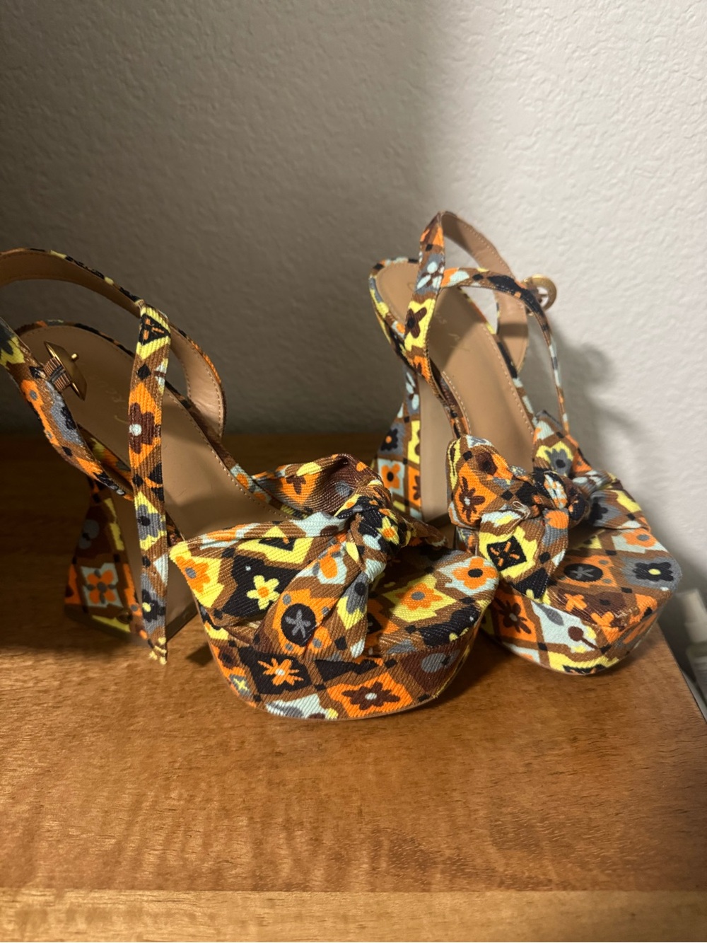 Circus by Sam Edelman Orange Floral Knot Platform Heels